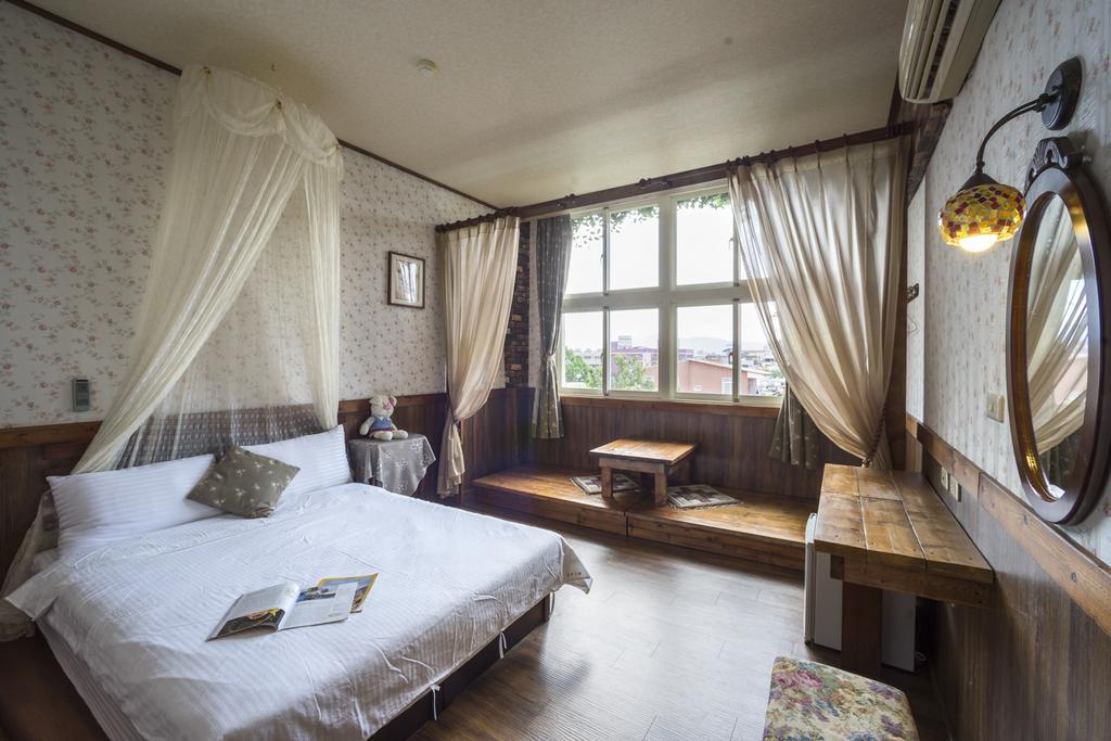 Puli Town B&B Eksteriør billede